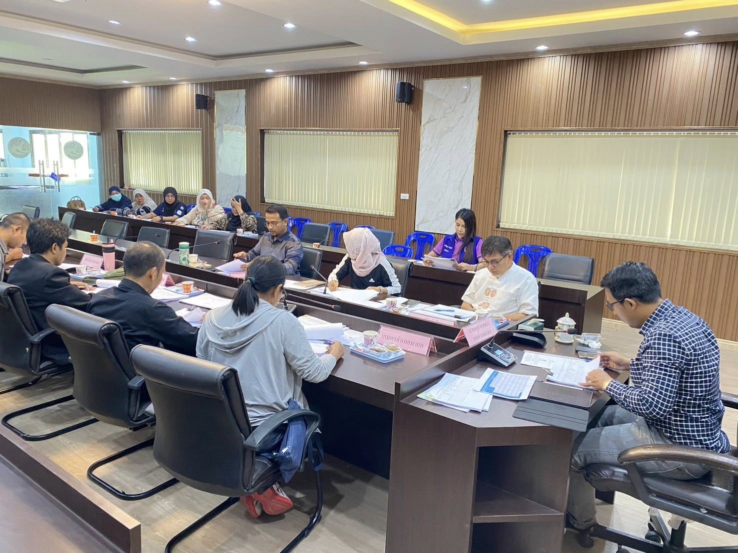 เข้าร่วมประชุมคณะกรรมการให้ความช่วยเหลือผู้ประสบภัยพิบัติระดับอำเภอ (ก.ช.ภ.อ.มายอ)